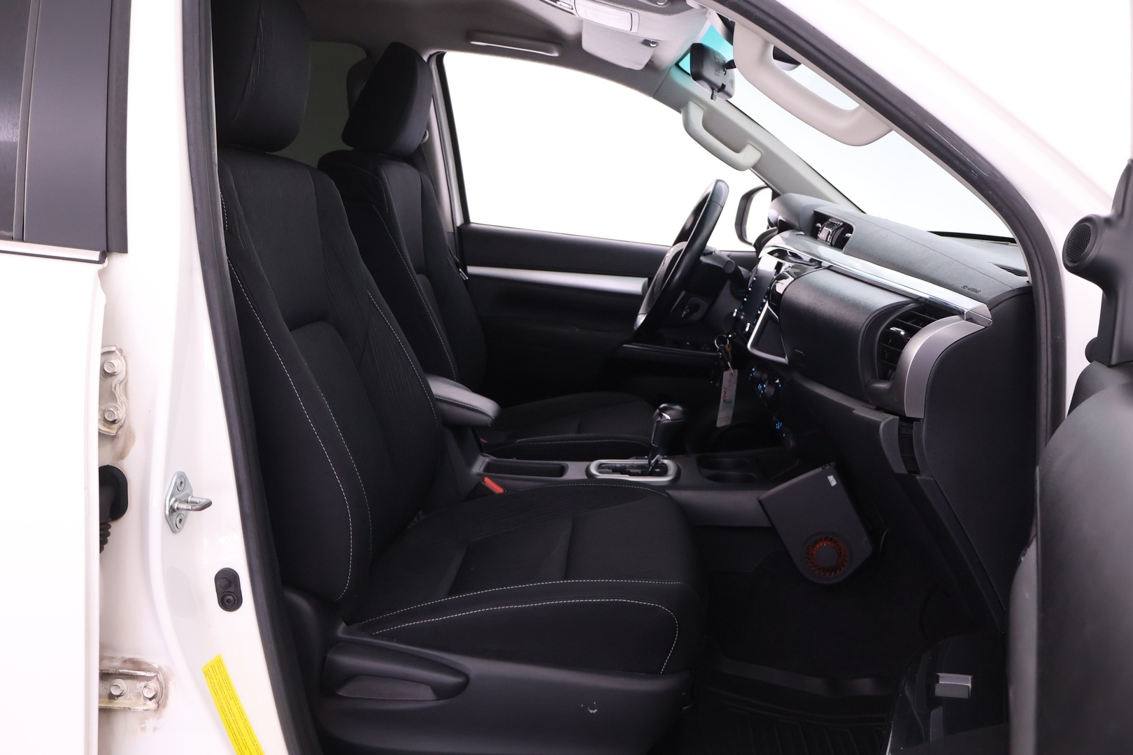 TOYOTA Hilux 2023