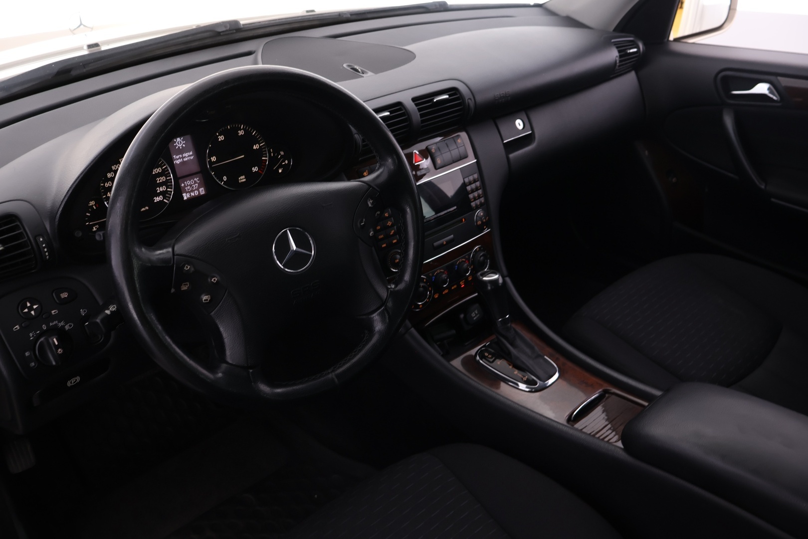 MERCEDES-BENZ C 2005