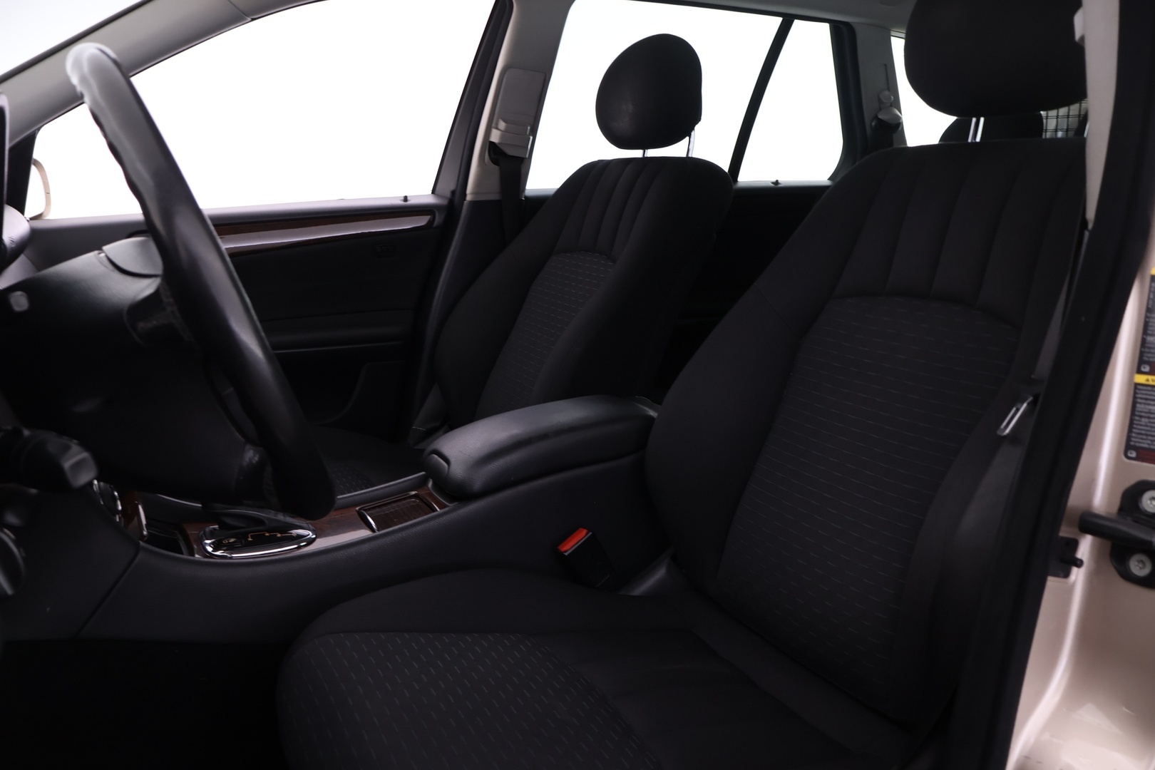 MERCEDES-BENZ C 2005