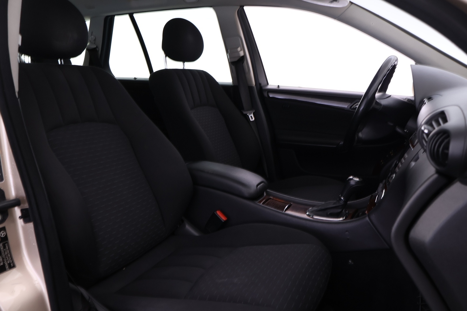 MERCEDES-BENZ C 2005