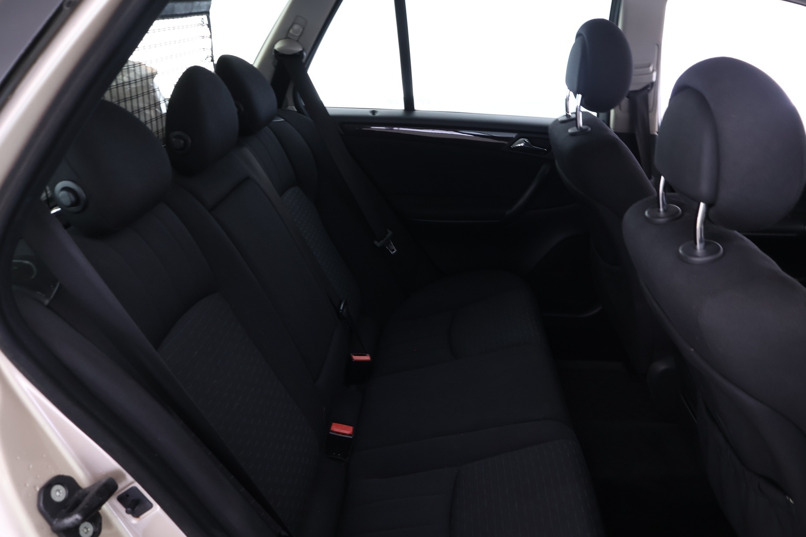 MERCEDES-BENZ C 2005