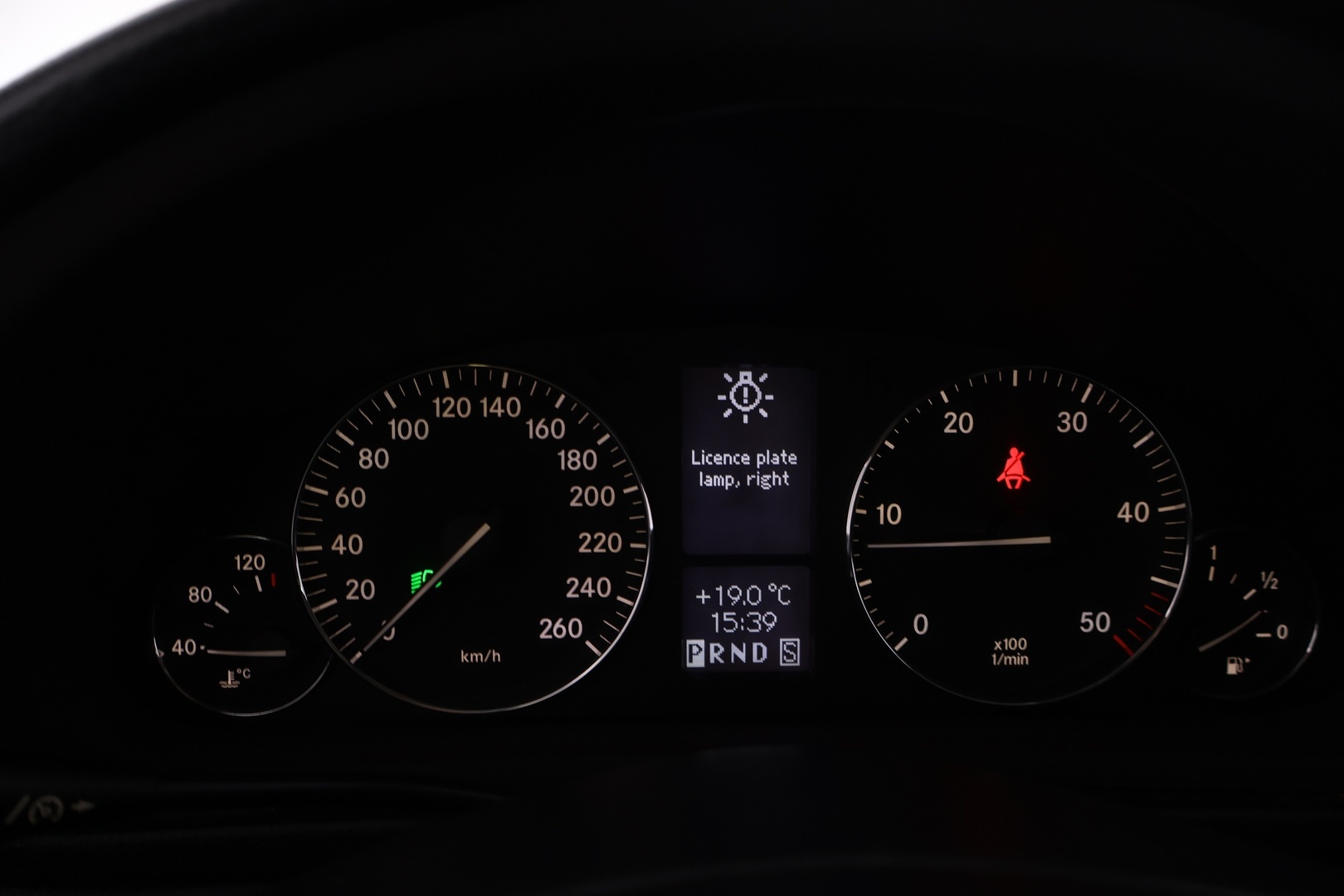 MERCEDES-BENZ C 2005