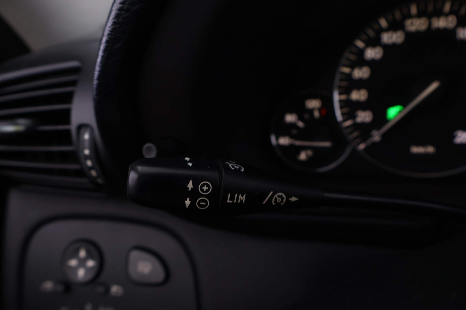 MERCEDES-BENZ C 2005