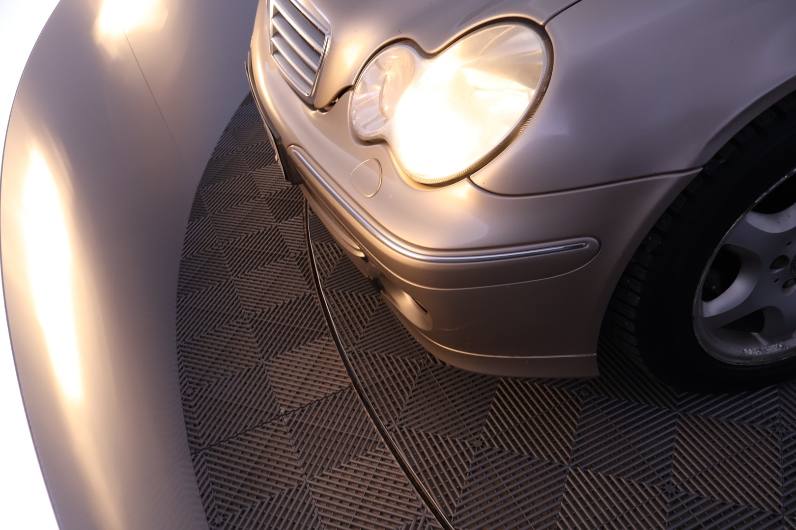 MERCEDES-BENZ C 2005