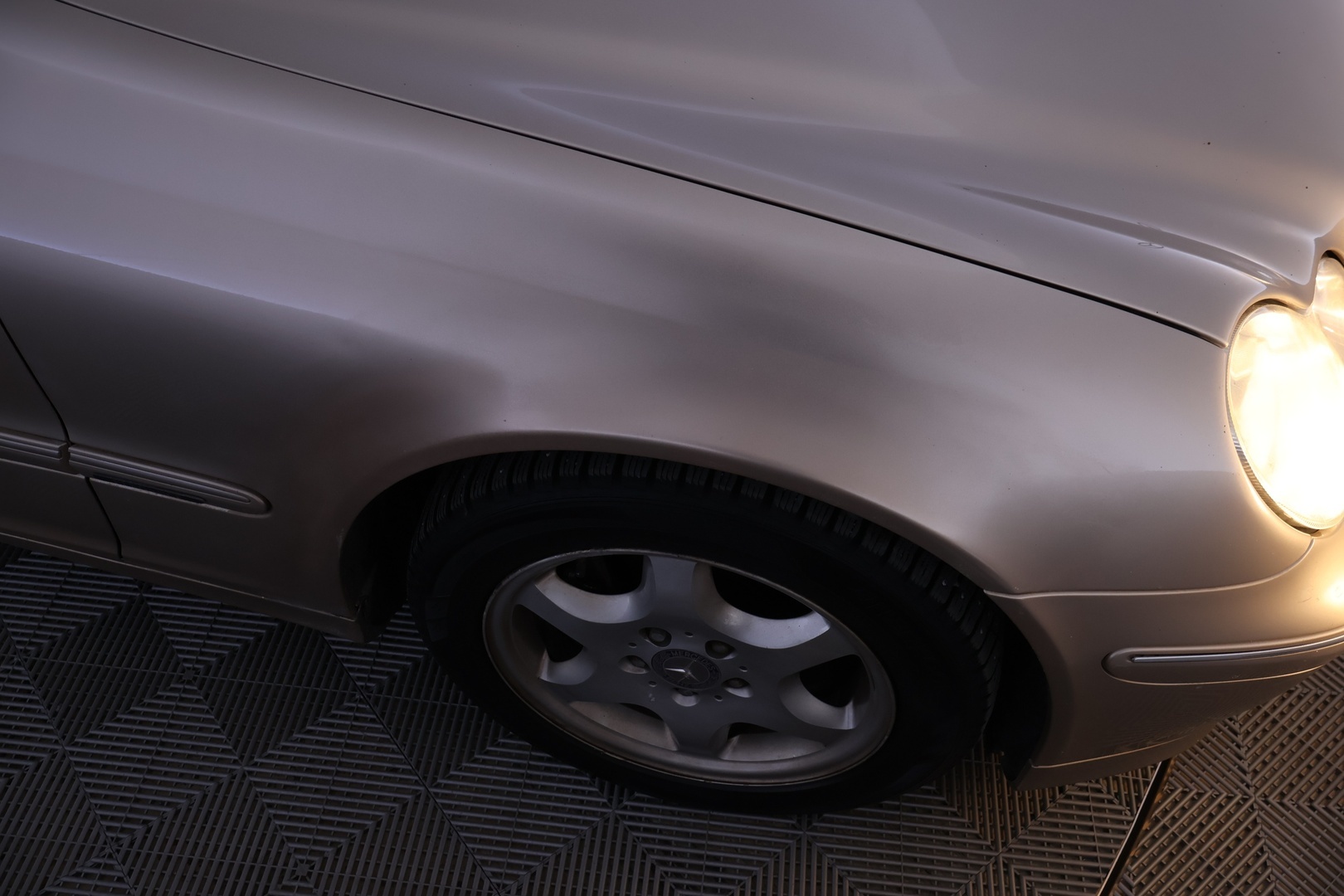 MERCEDES-BENZ C 2005