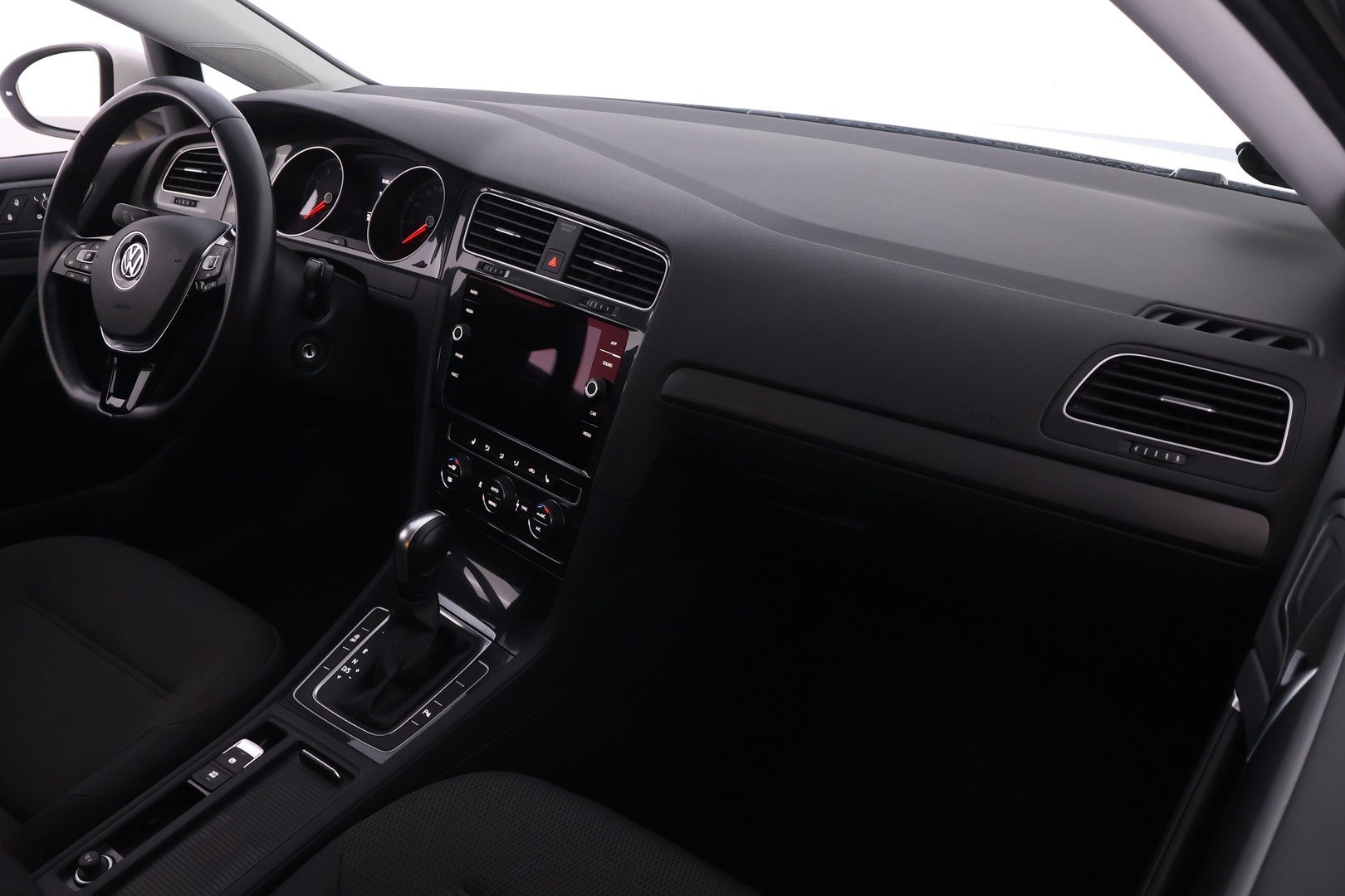 VOLKSWAGEN Golf 2020