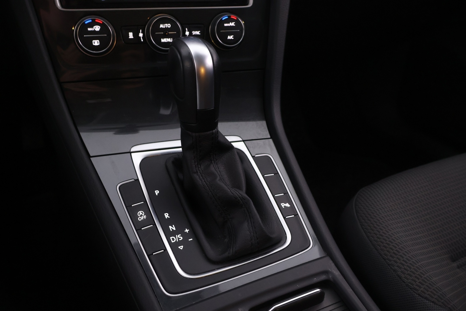 VOLKSWAGEN Golf 2020