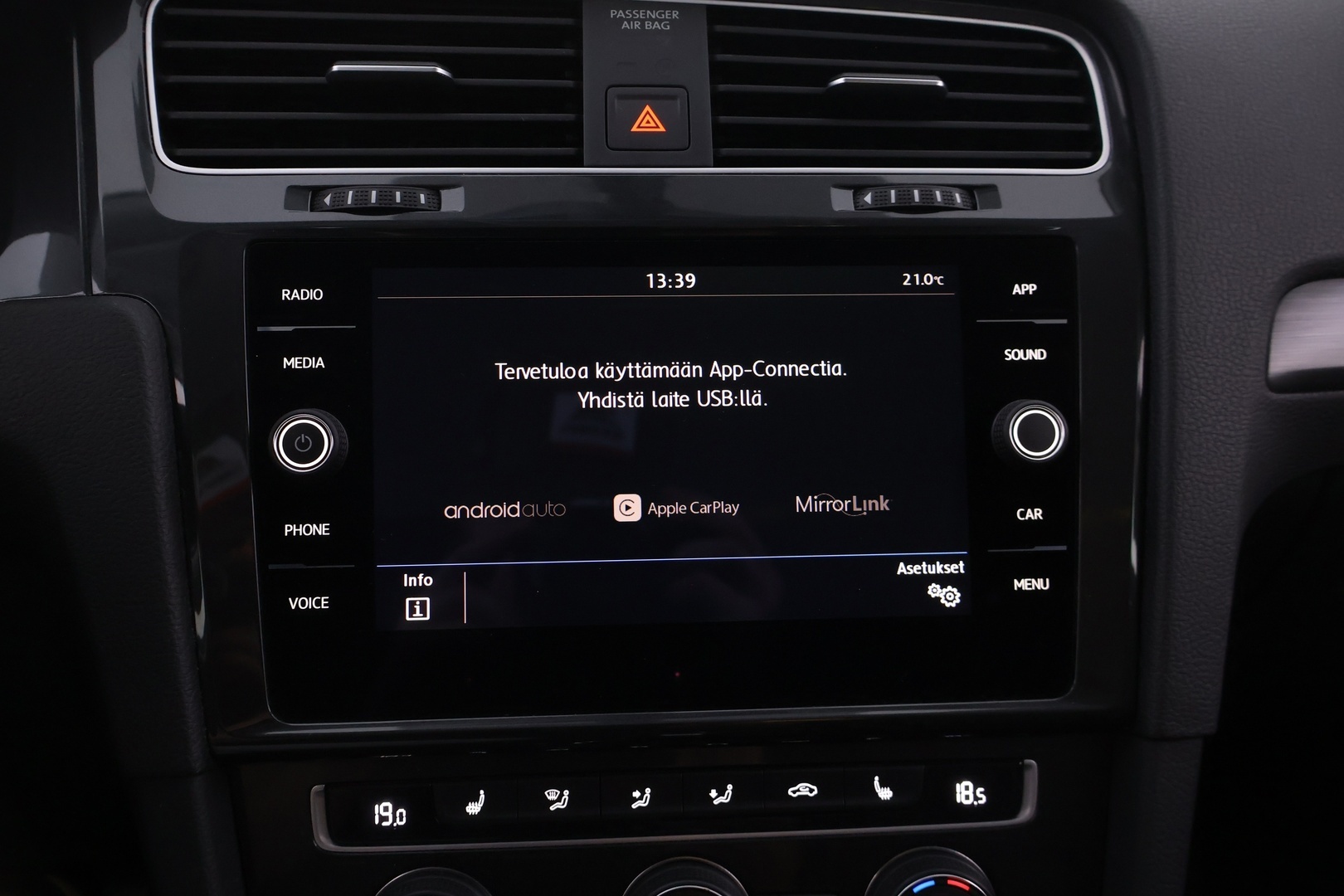 VOLKSWAGEN Golf 2020
