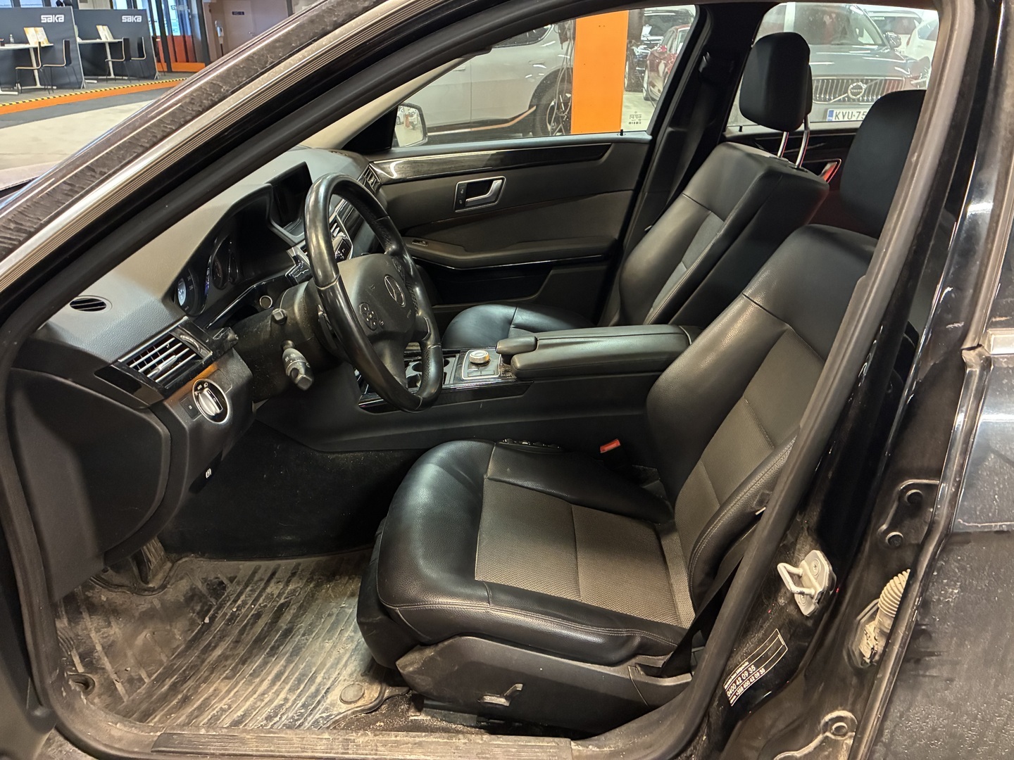 MERCEDES-BENZ E 2012