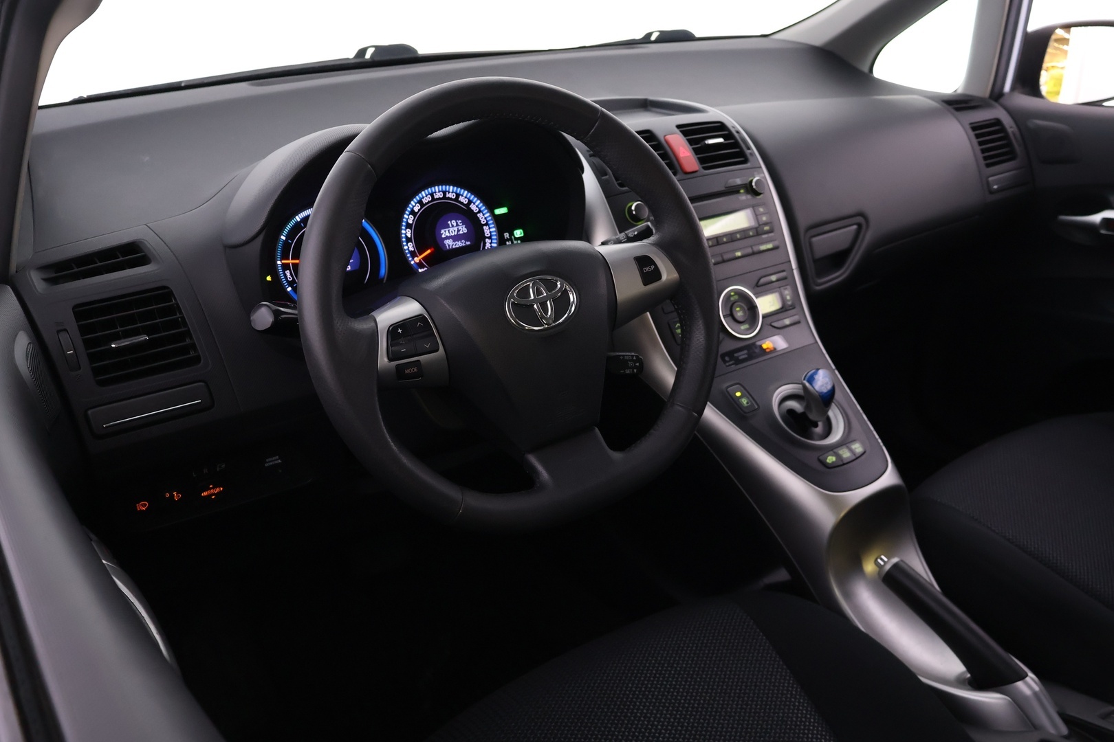 TOYOTA Auris 2011