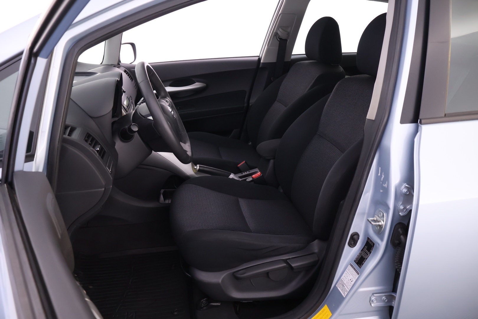 TOYOTA Auris 2011