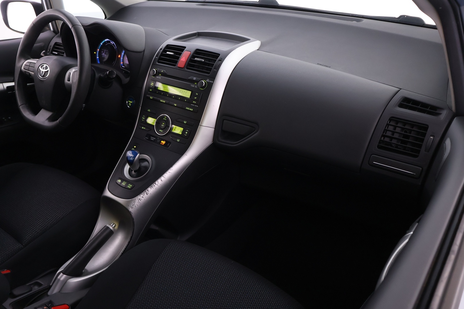 TOYOTA Auris 2011