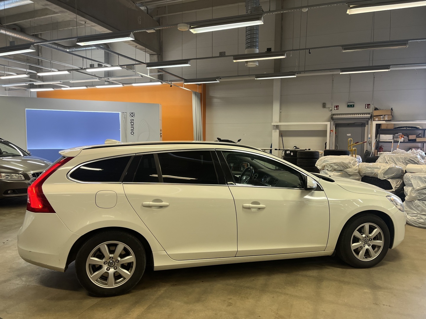 VOLVO V60 2013