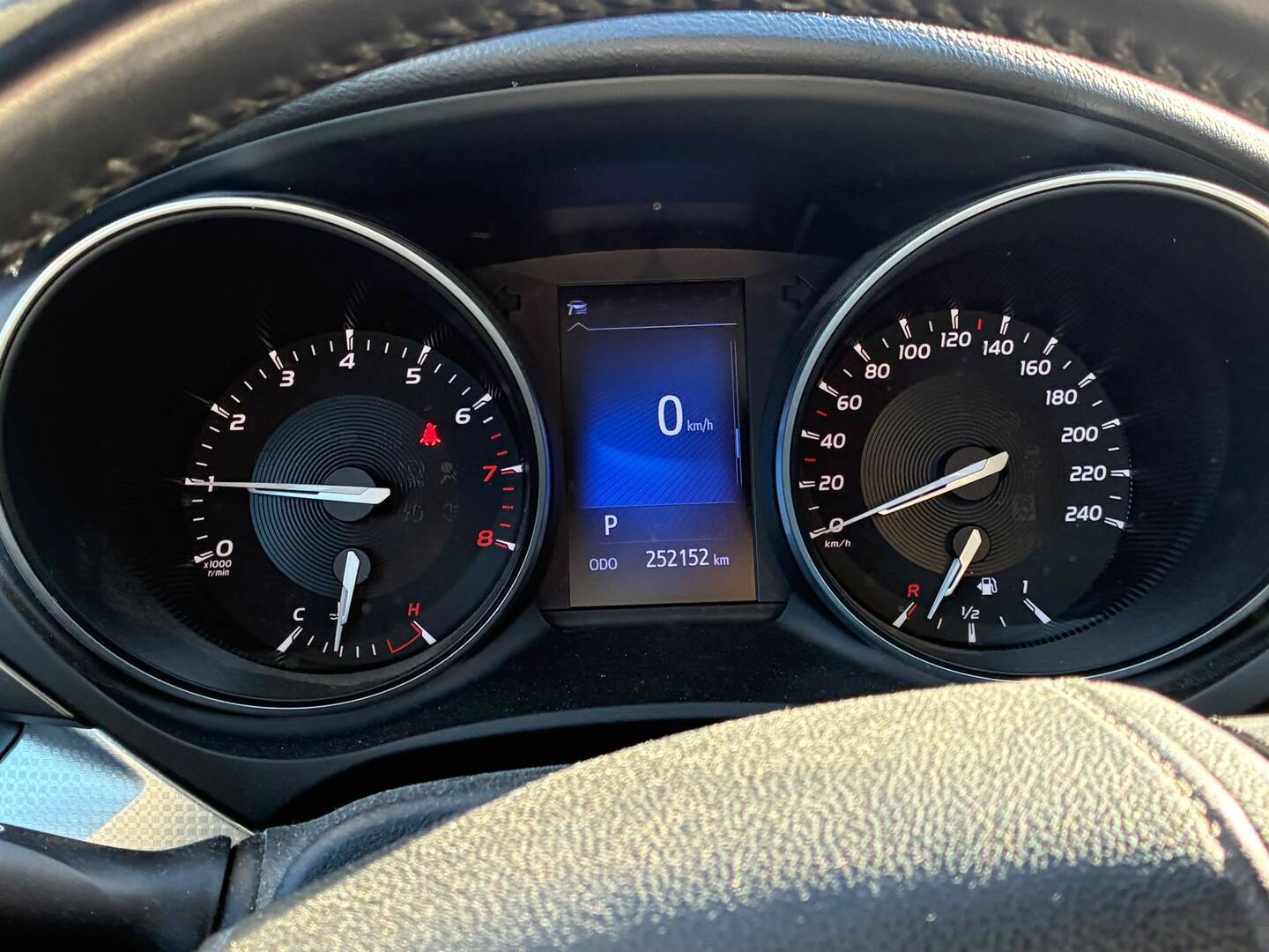 TOYOTA Avensis 2016