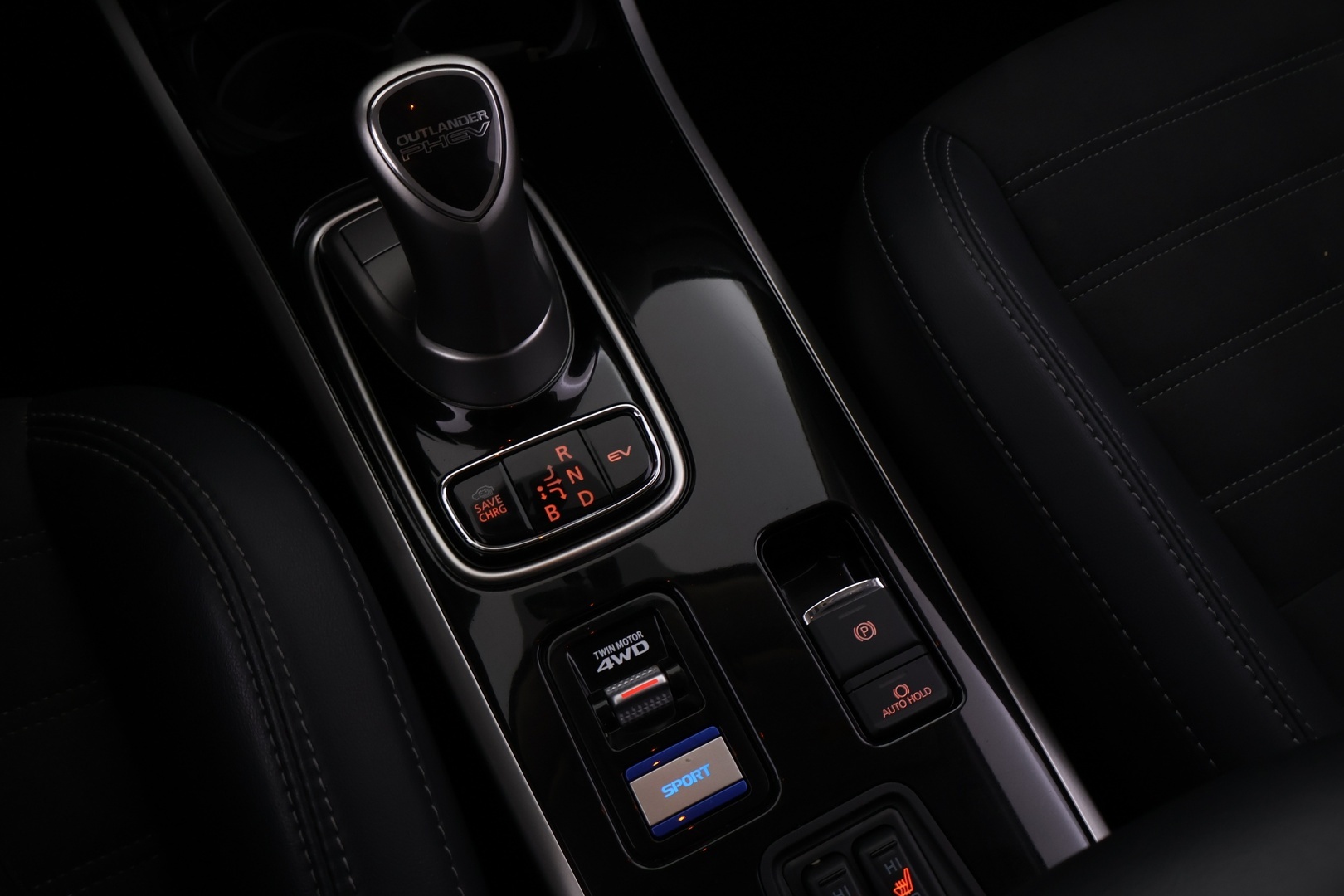 MITSUBISHI Outlander PHEV 2020