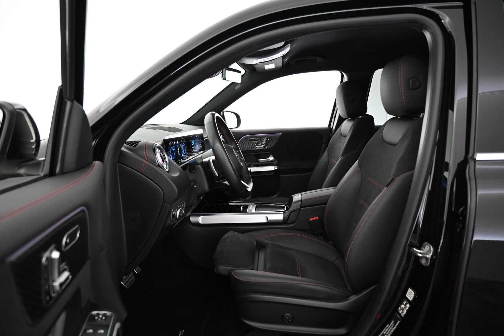 MERCEDES-BENZ EQB 2025
