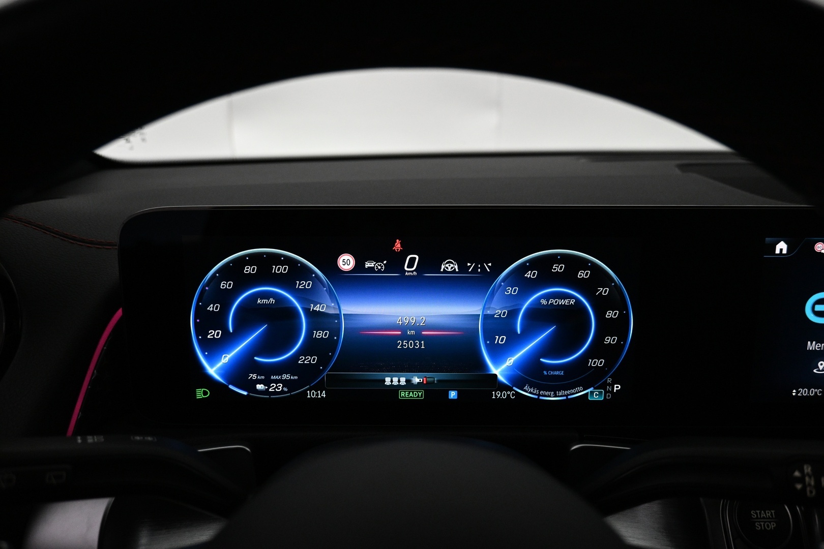 MERCEDES-BENZ EQB 2025