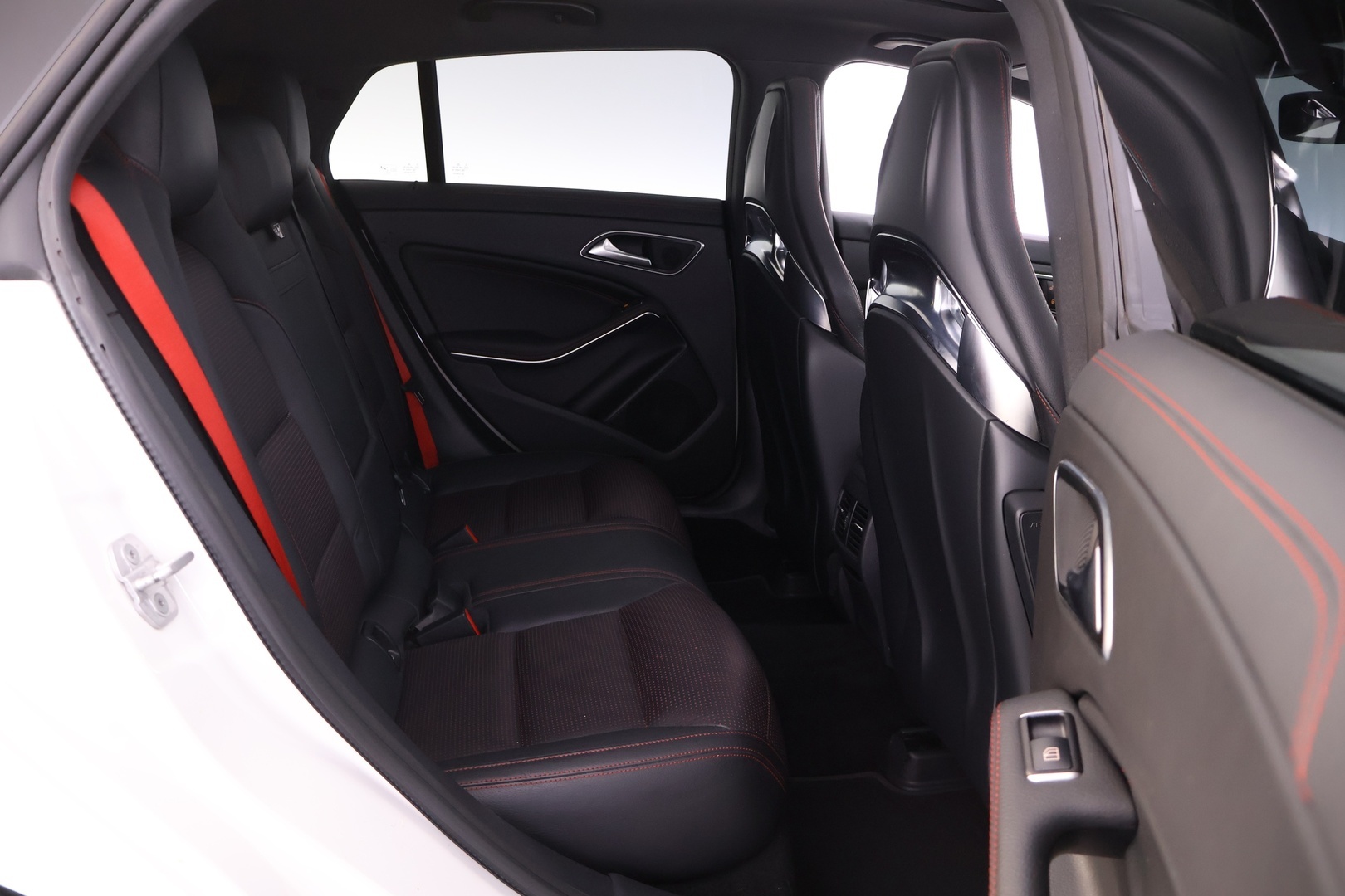 MERCEDES-BENZ CLA 45 AMG 2016