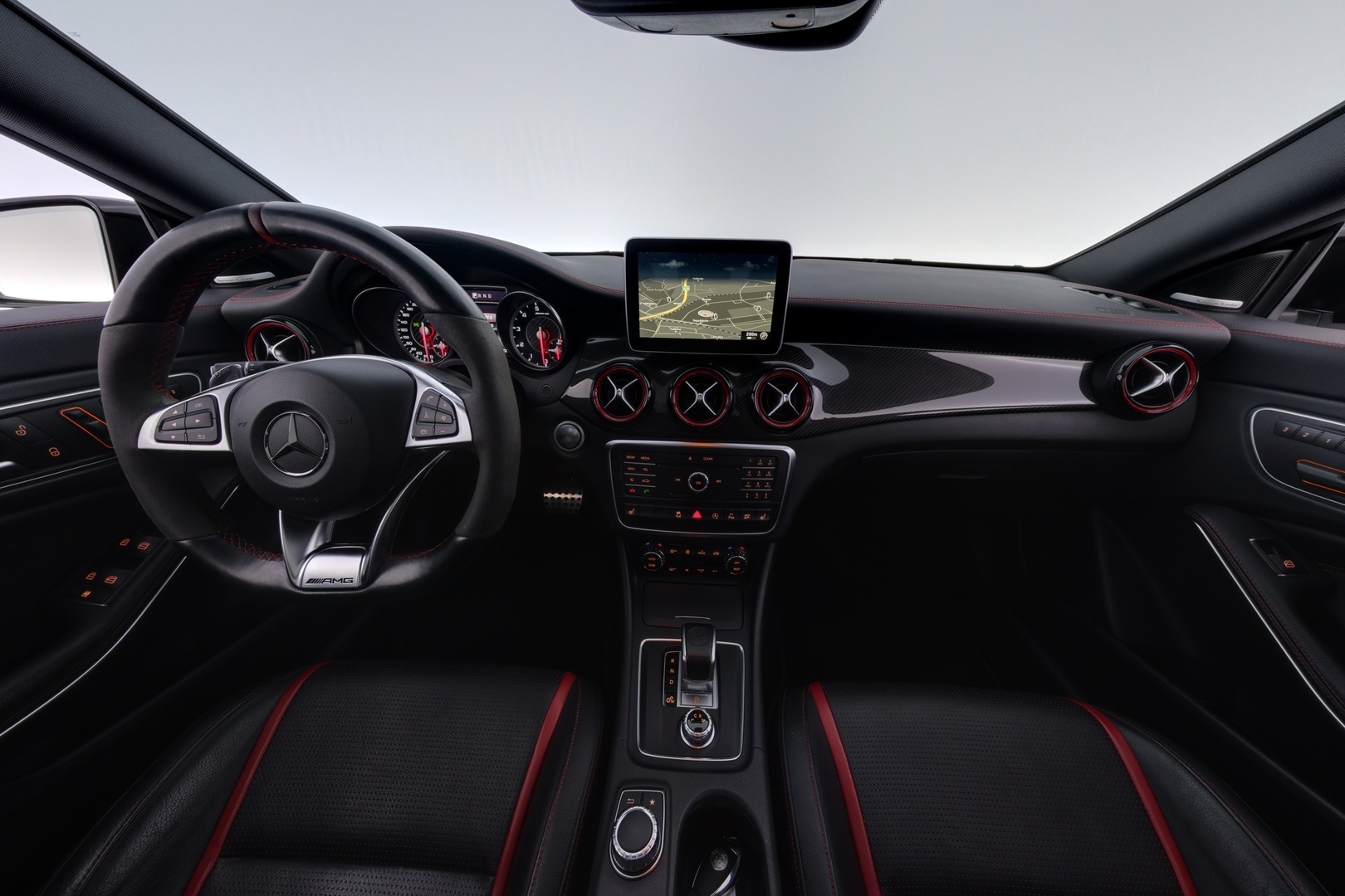 MERCEDES-BENZ CLA 45 AMG 2016