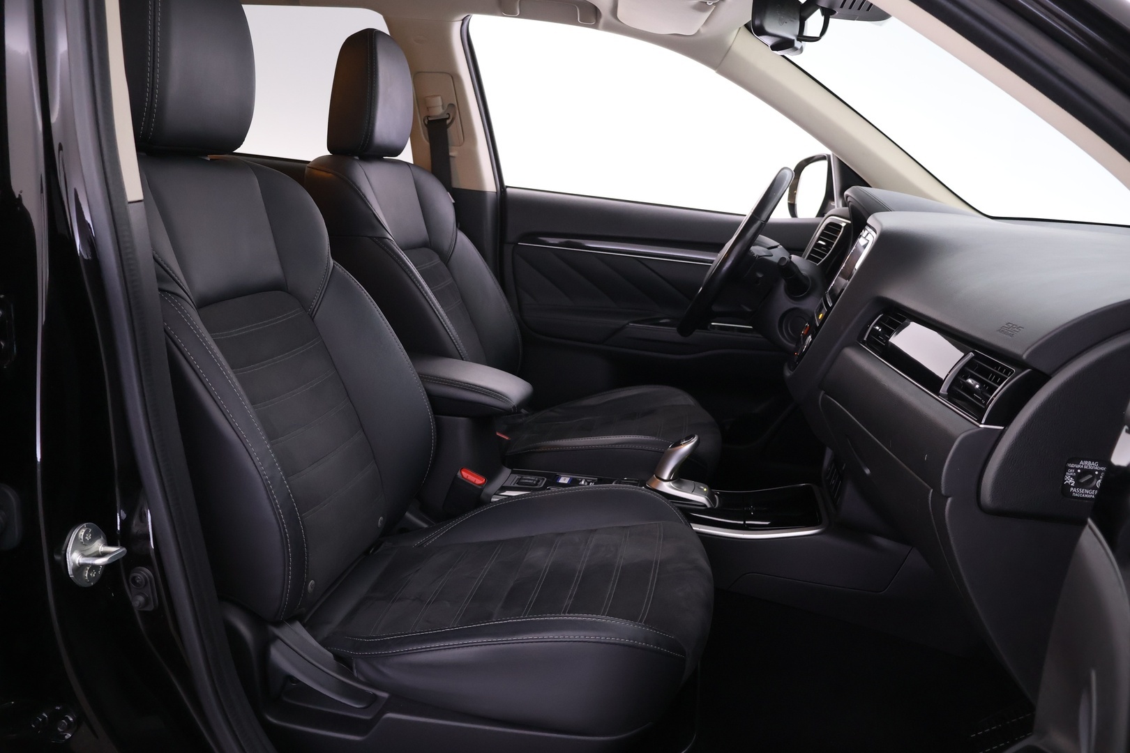 MITSUBISHI Outlander PHEV 2019