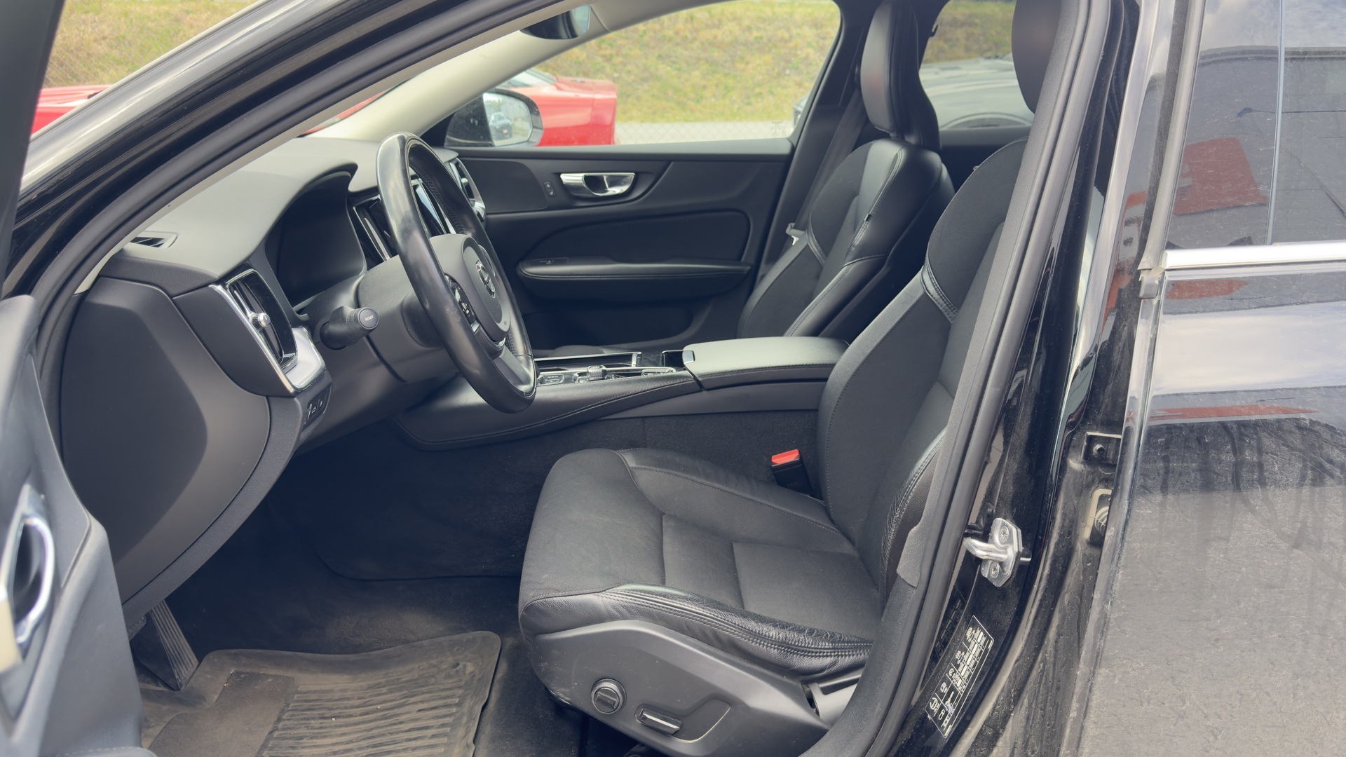 VOLVO V60 2020
