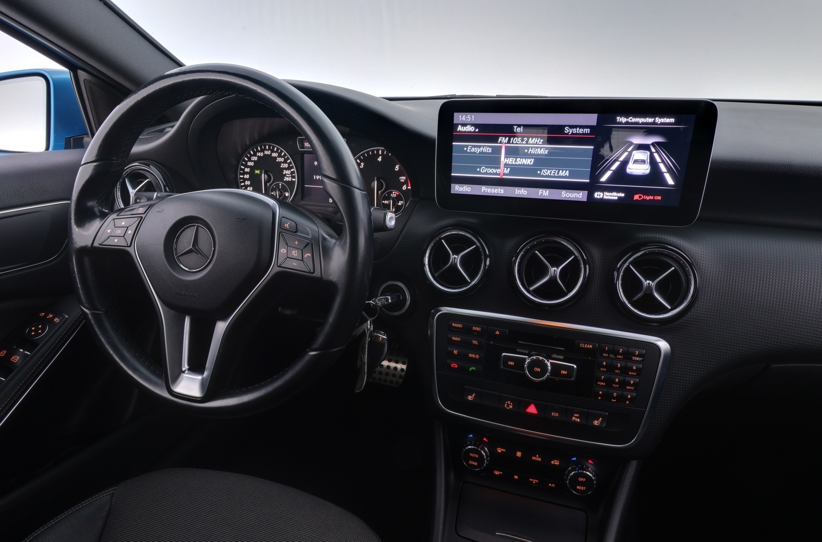 MERCEDES-BENZ A 2013