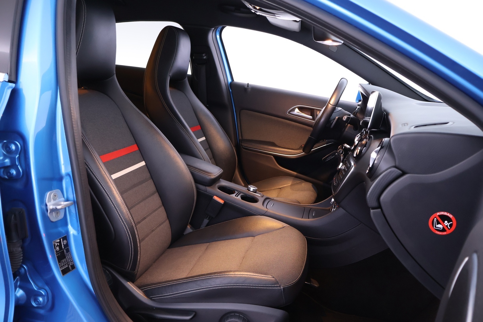 MERCEDES-BENZ A 2013