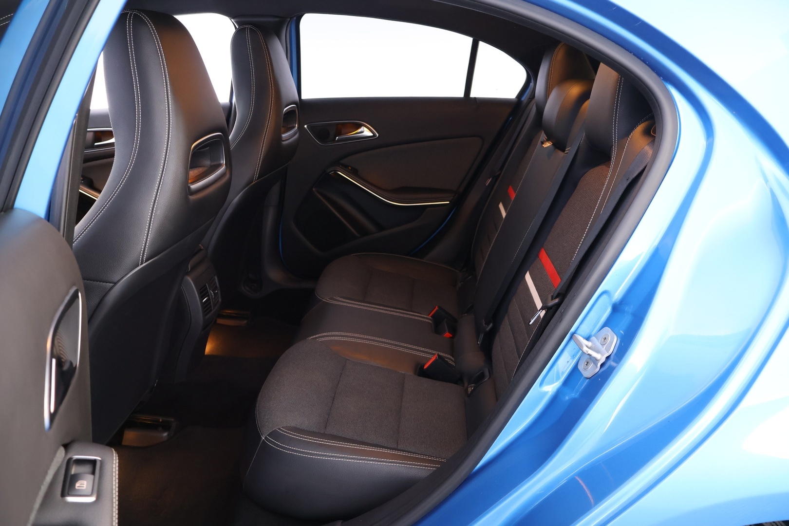 MERCEDES-BENZ A 2013