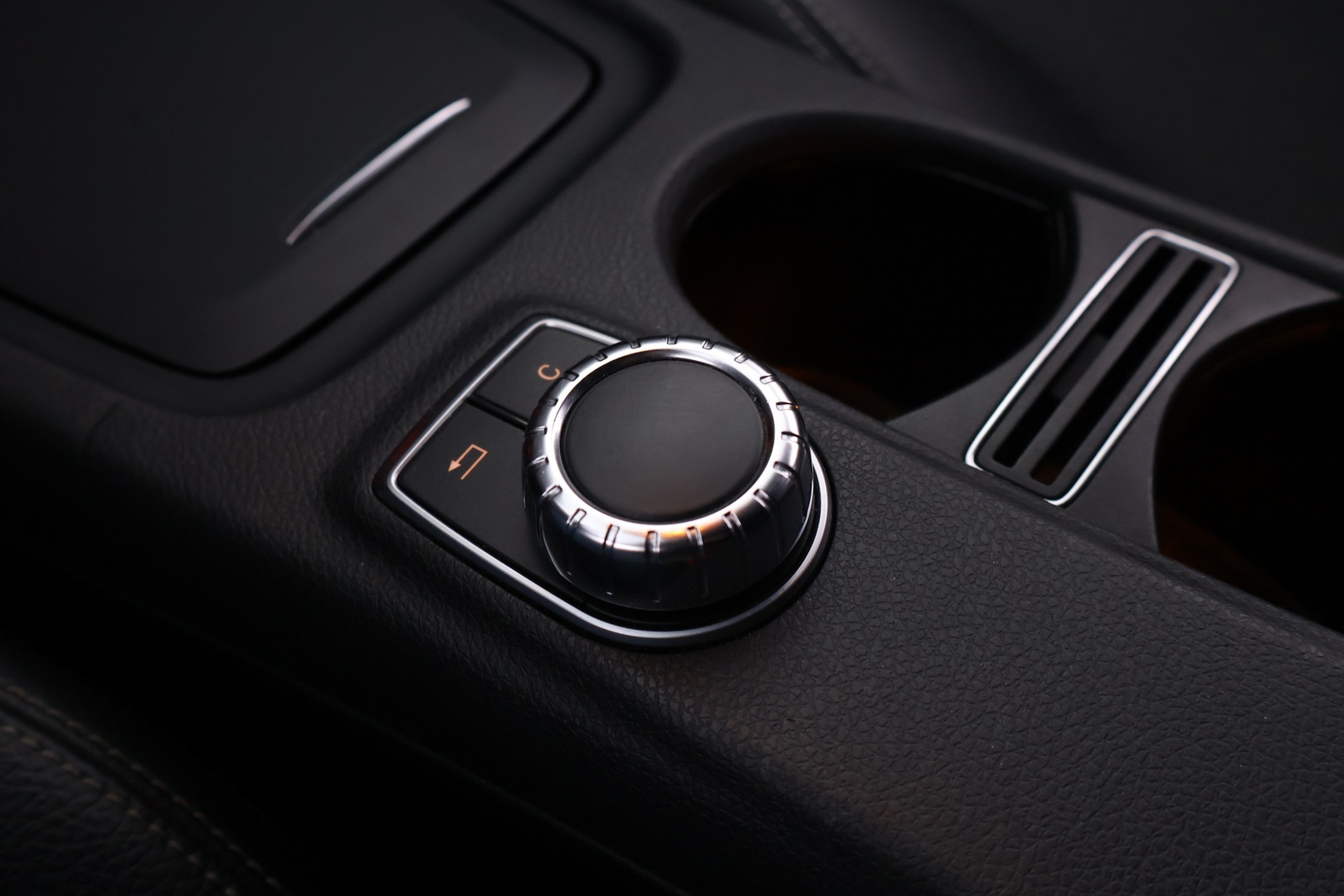 MERCEDES-BENZ A 2013