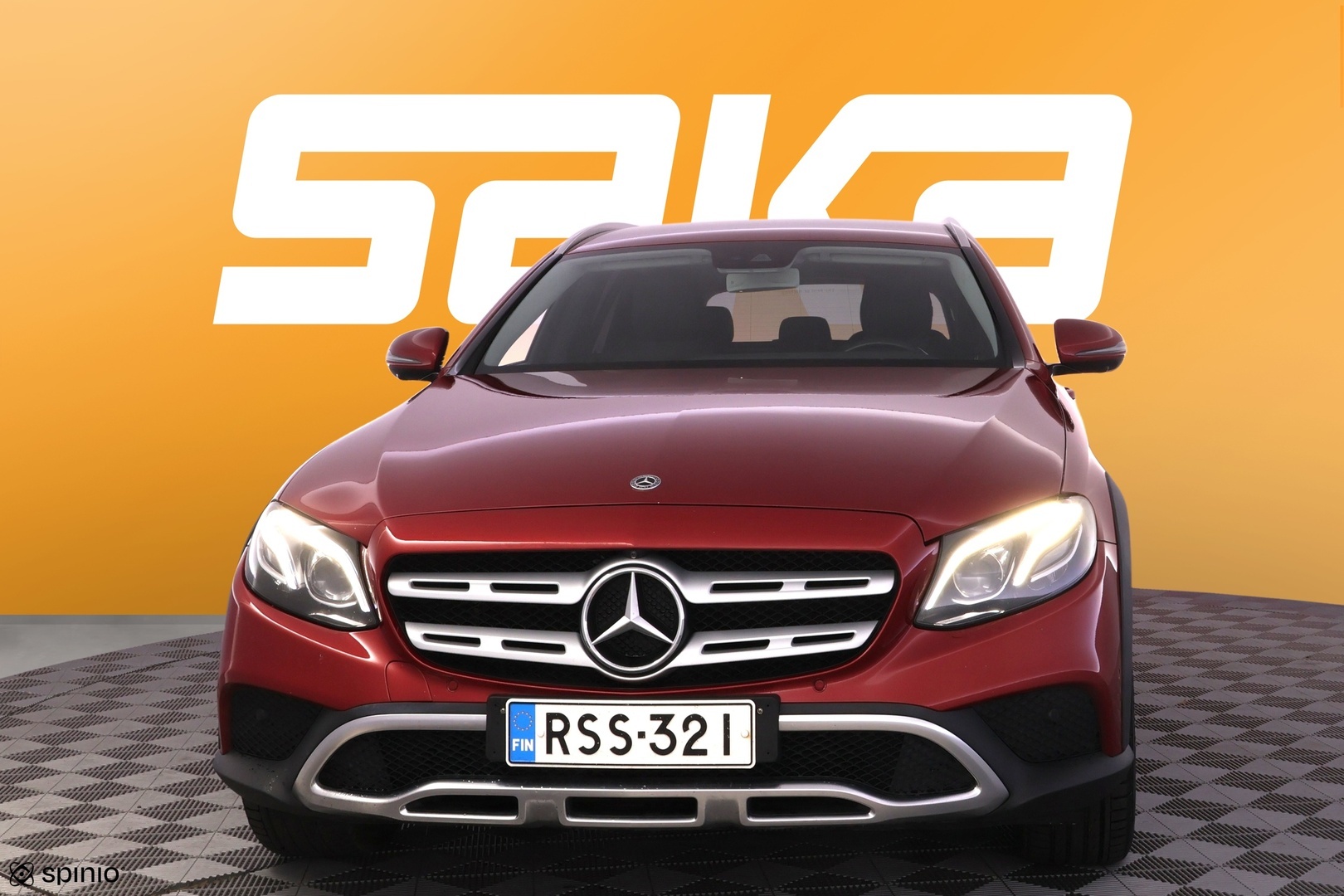 MERCEDES-BENZ E 2017