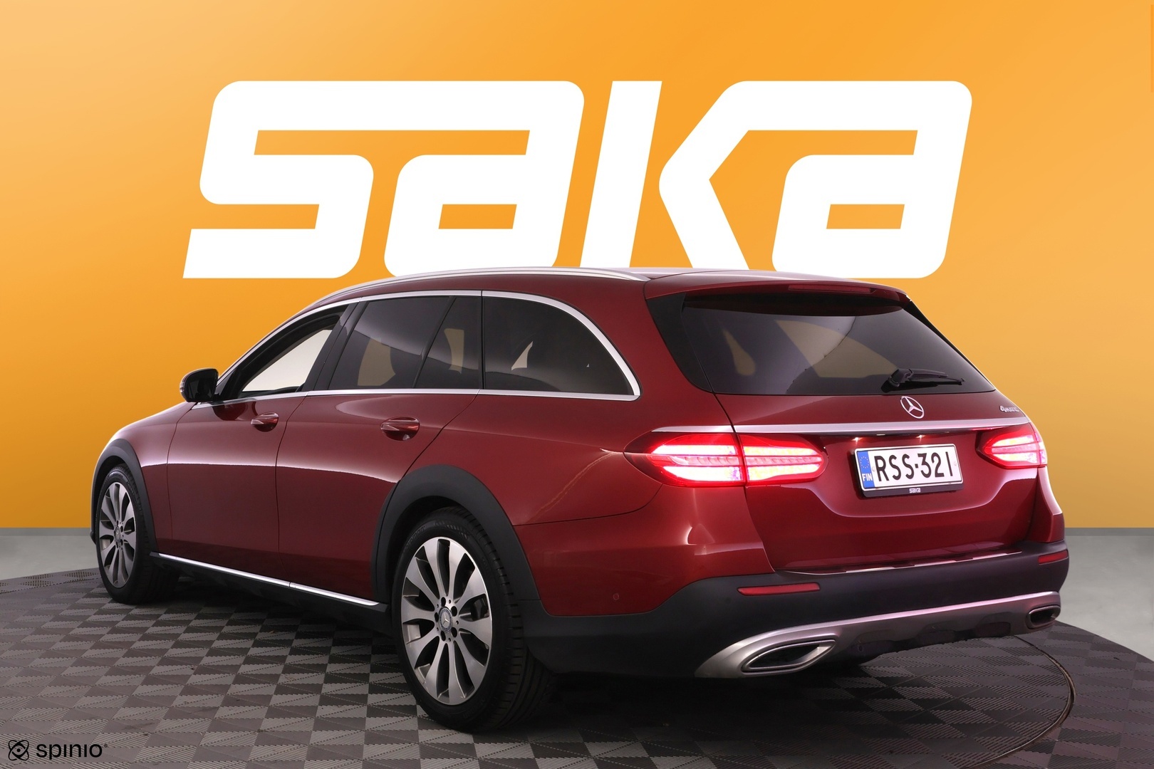 MERCEDES-BENZ E 2017