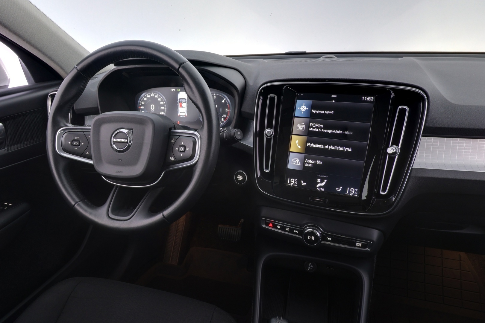 VOLVO XC40 2019