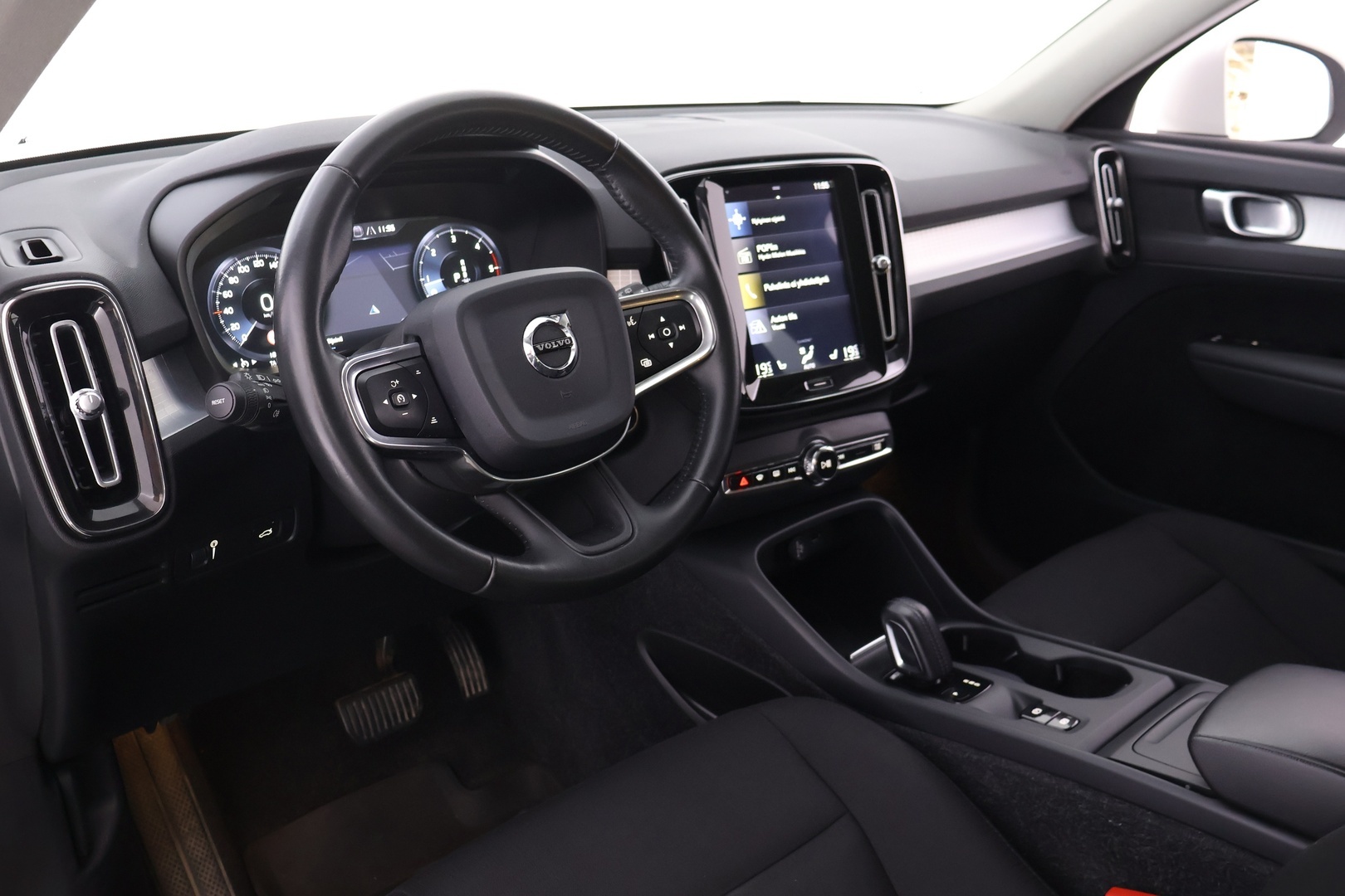 VOLVO XC40 2019