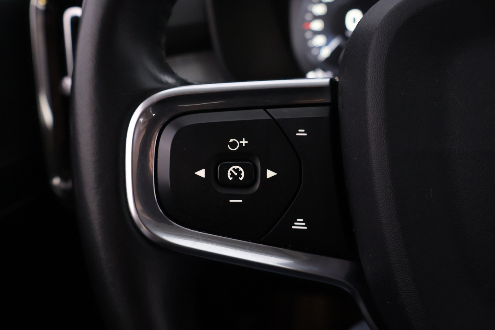 VOLVO XC40 2019