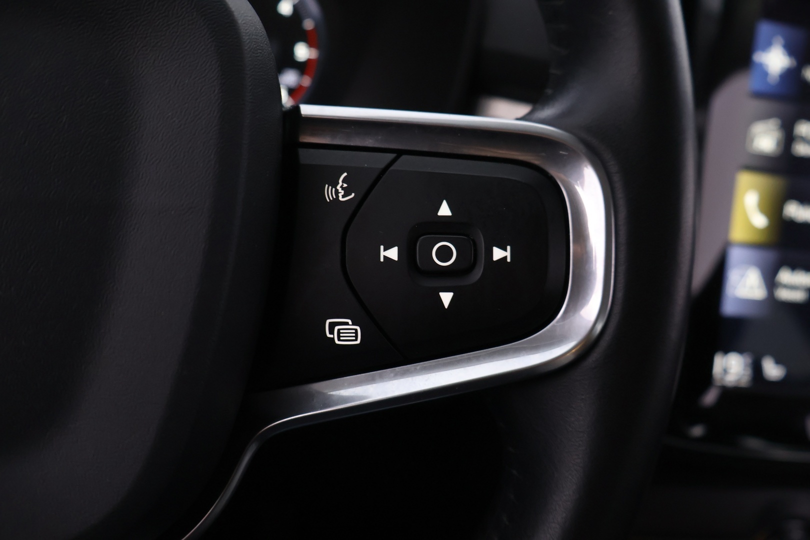VOLVO XC40 2019