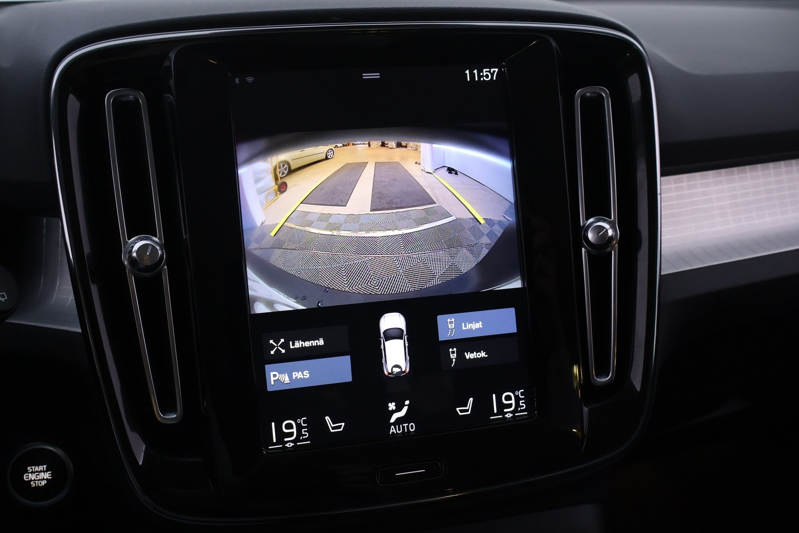 VOLVO XC40 2019