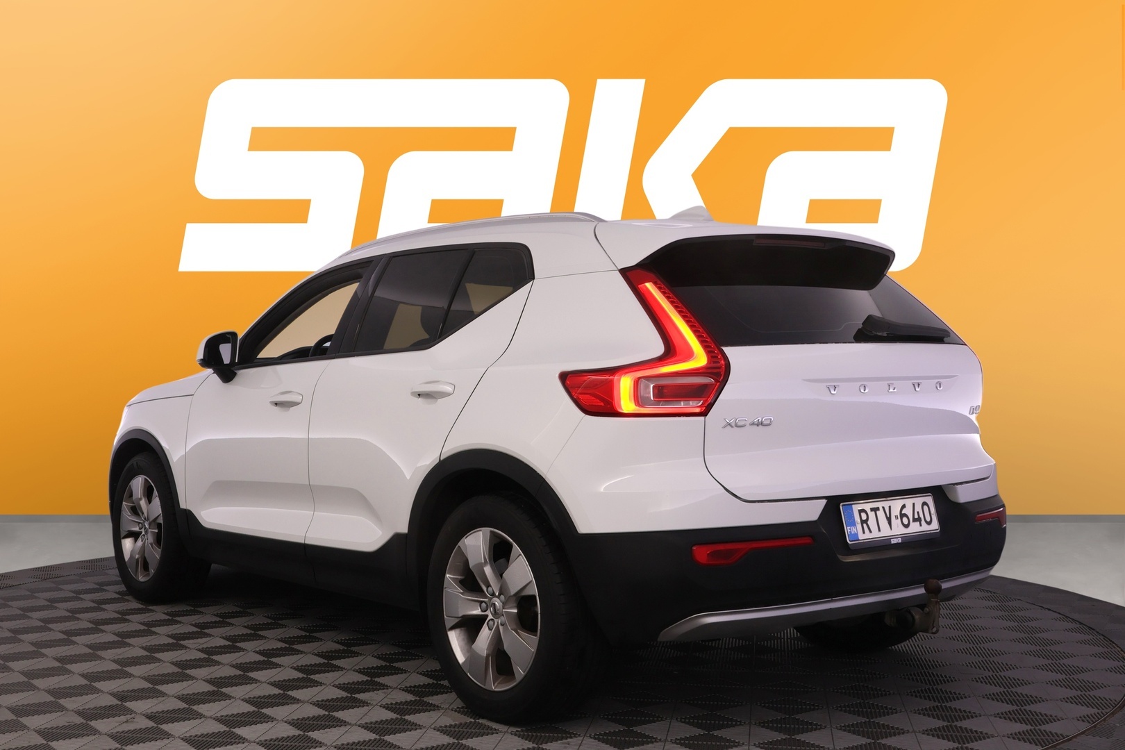 VOLVO XC40 2019