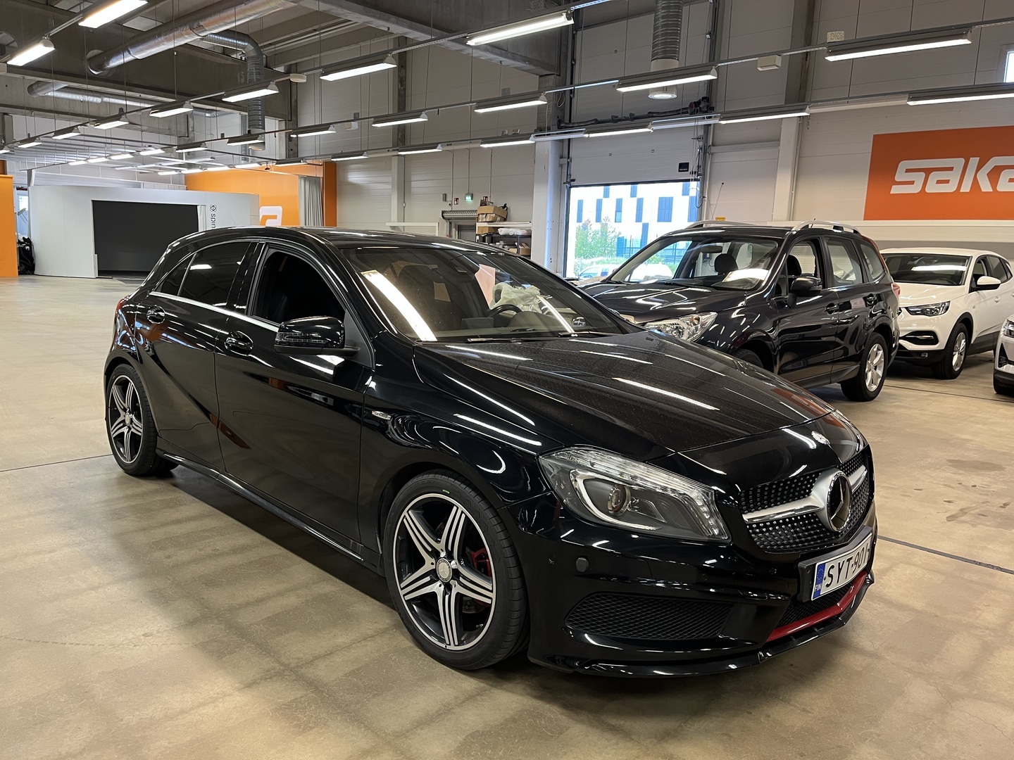 MERCEDES-BENZ A 2015