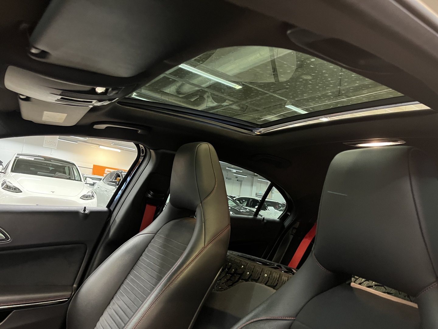 MERCEDES-BENZ A 2015