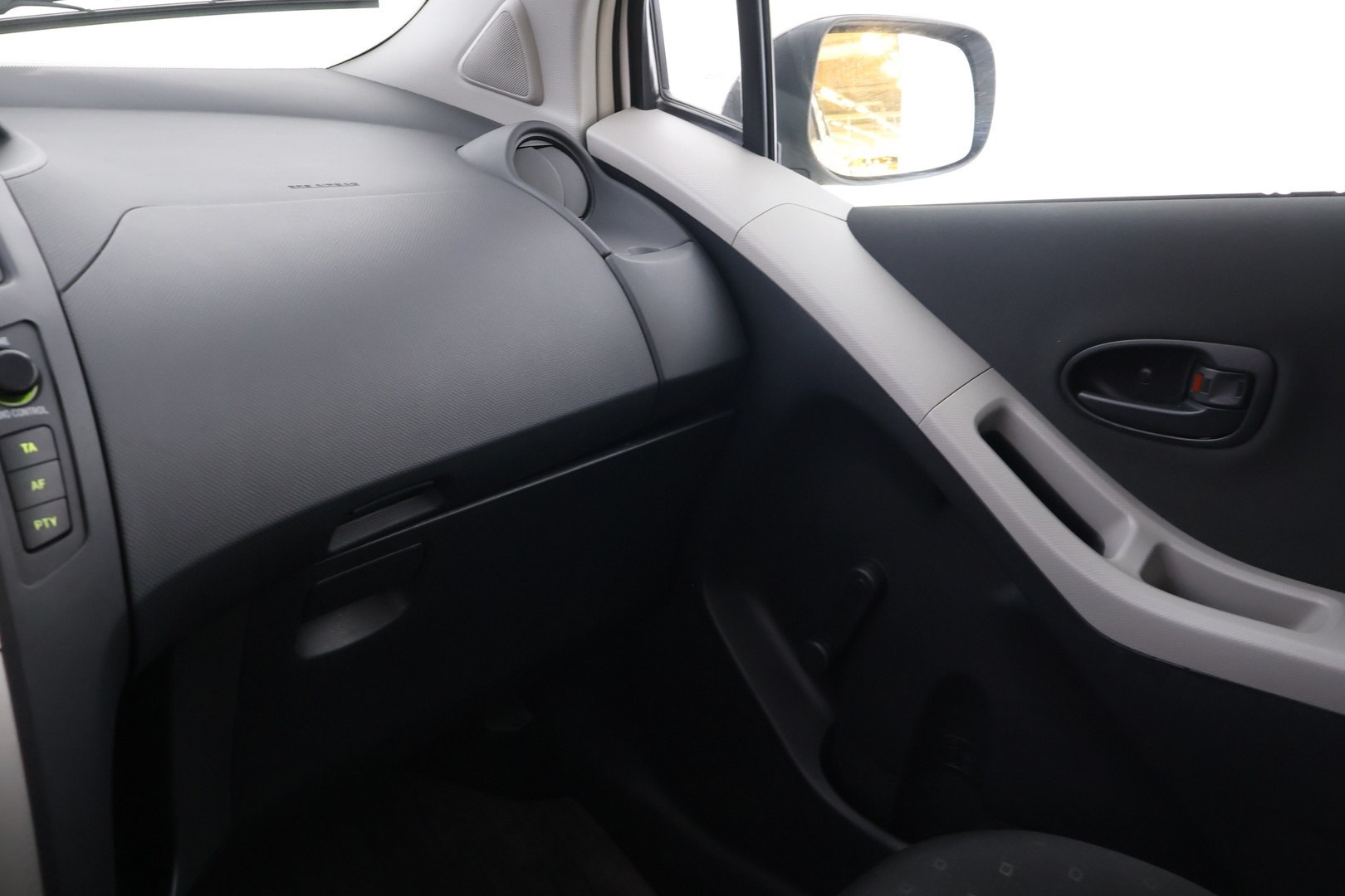 TOYOTA Yaris 2007