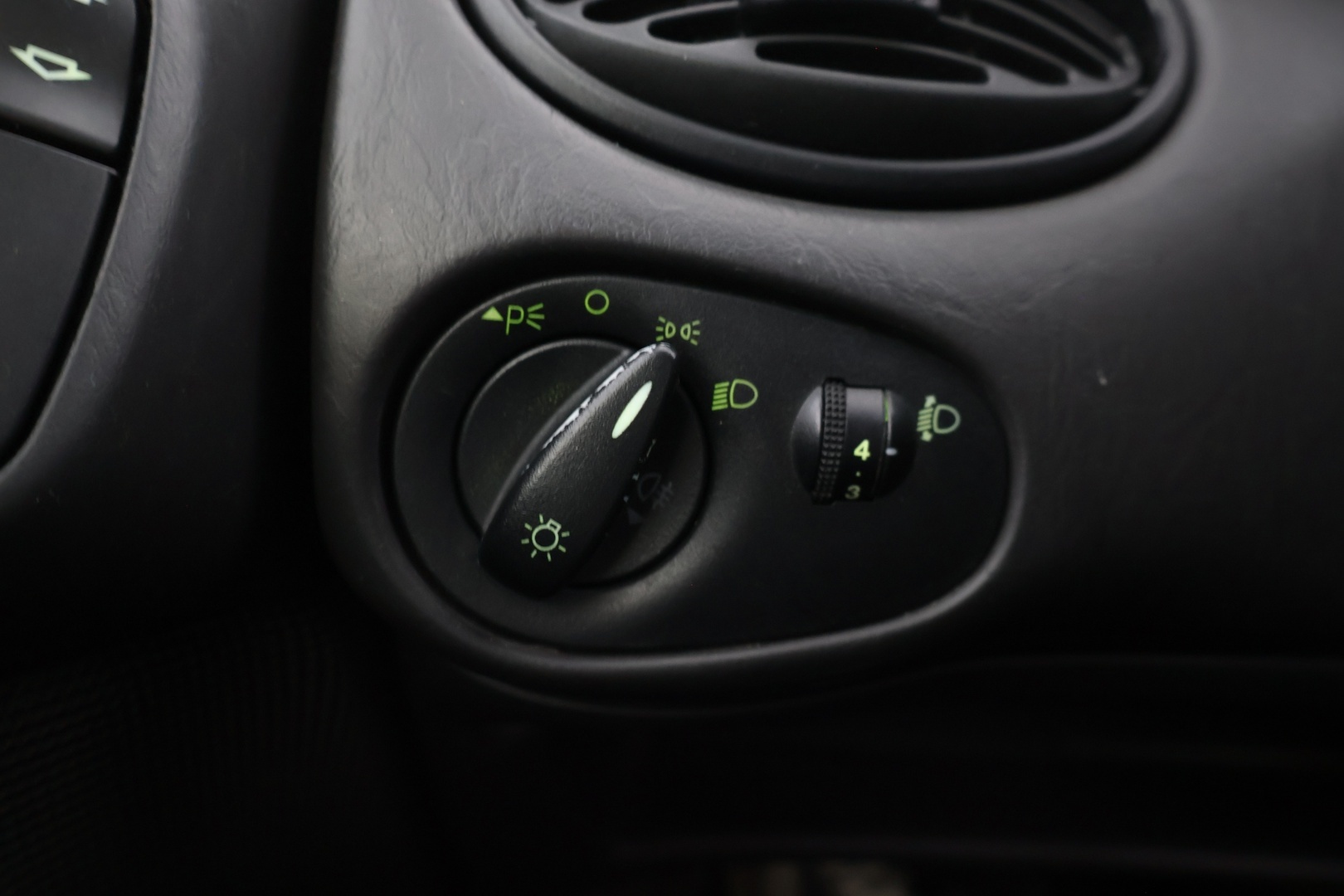 FORD Focus 2000