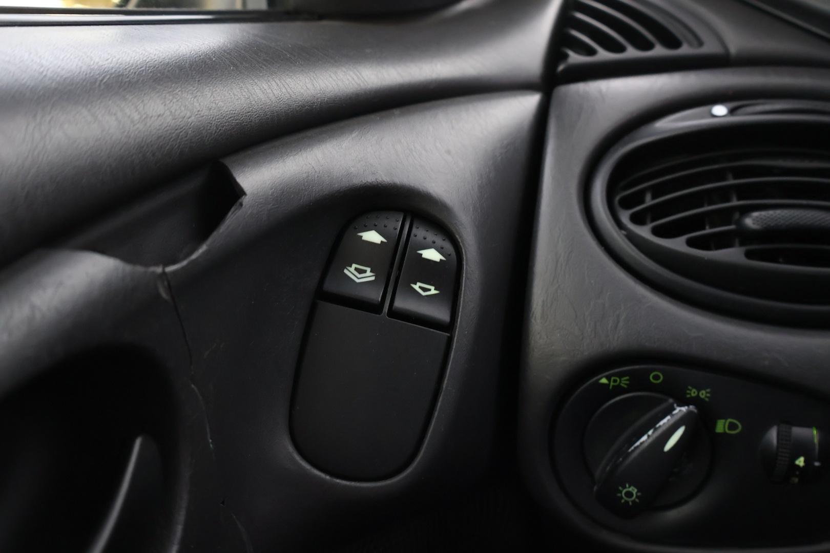 FORD Focus 2000