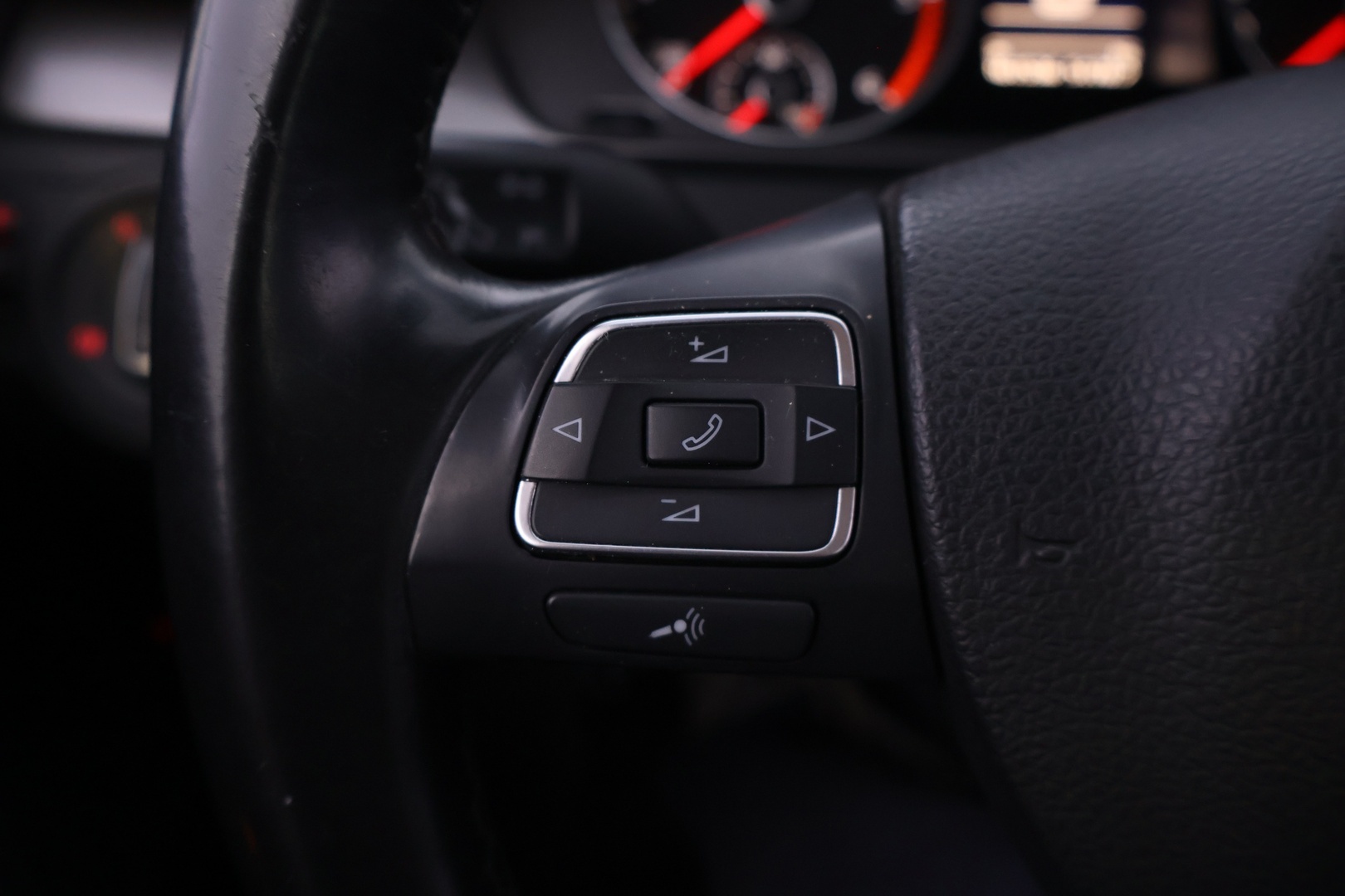 VOLKSWAGEN Passat 2012