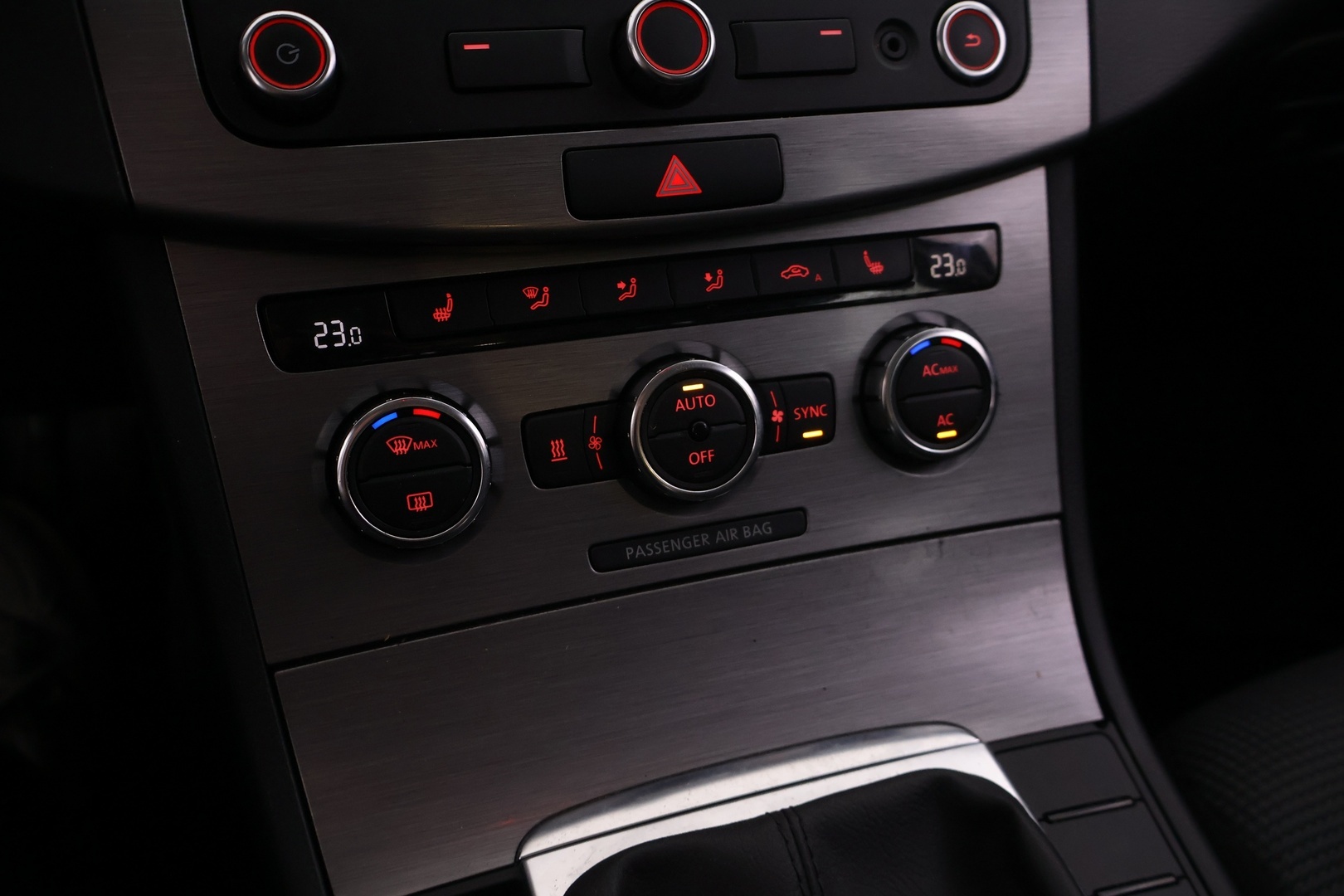 VOLKSWAGEN Passat 2012