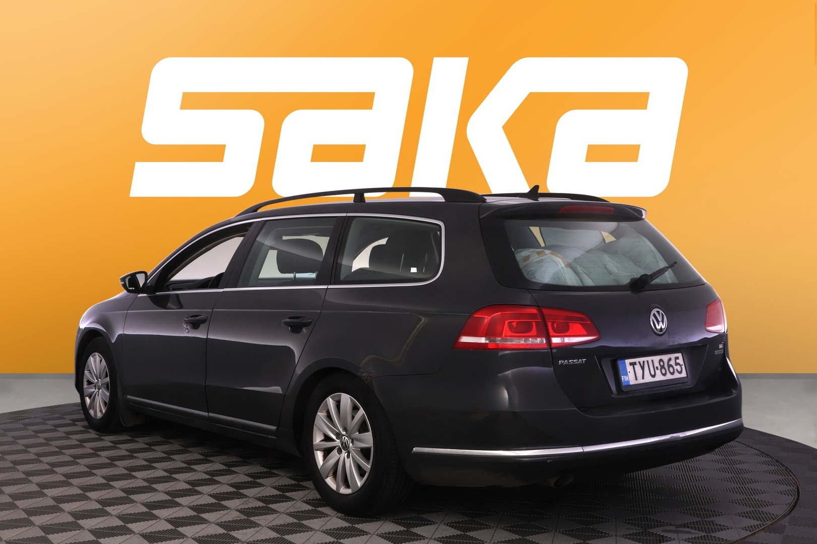 VOLKSWAGEN Passat 2012