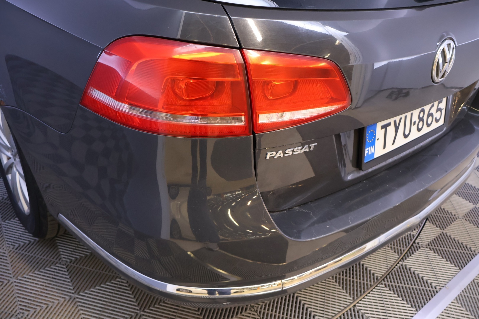 VOLKSWAGEN Passat 2012