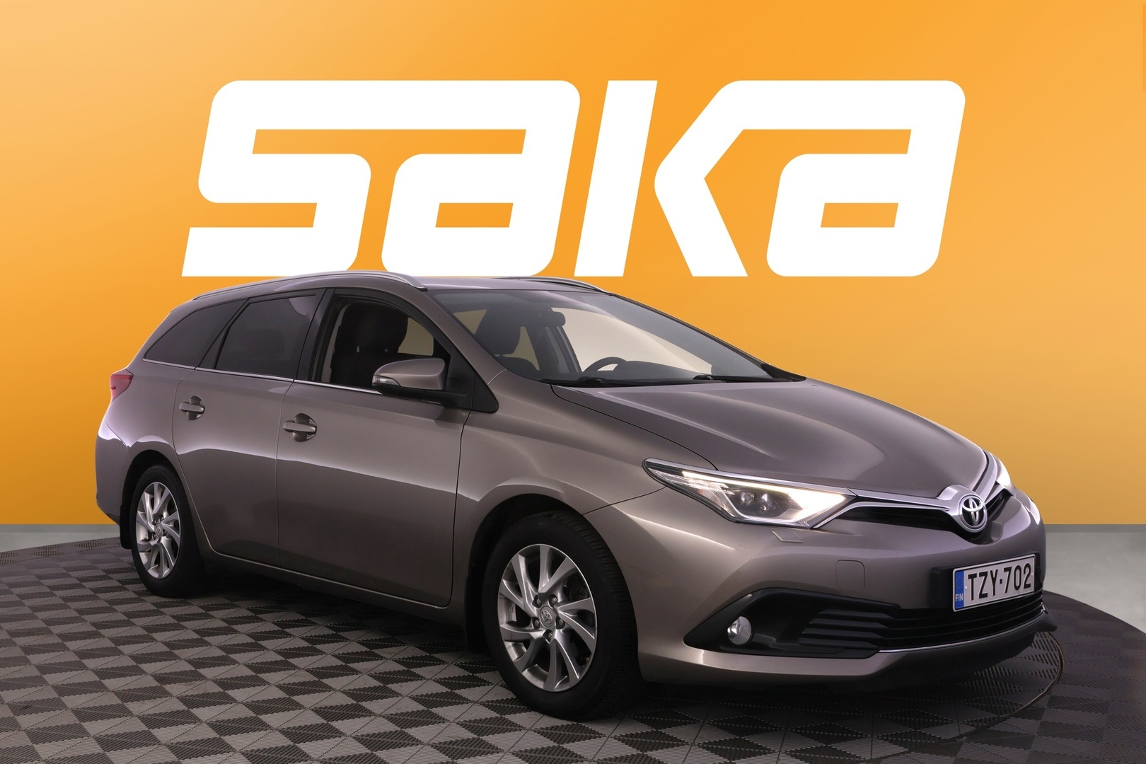 TOYOTA Auris 2016