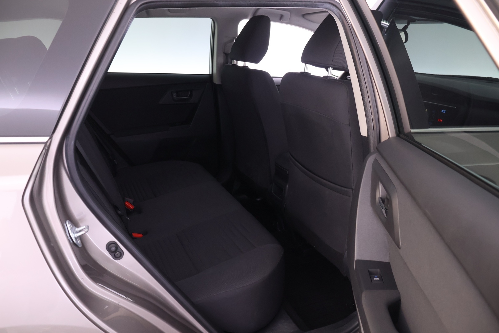 TOYOTA Auris 2016