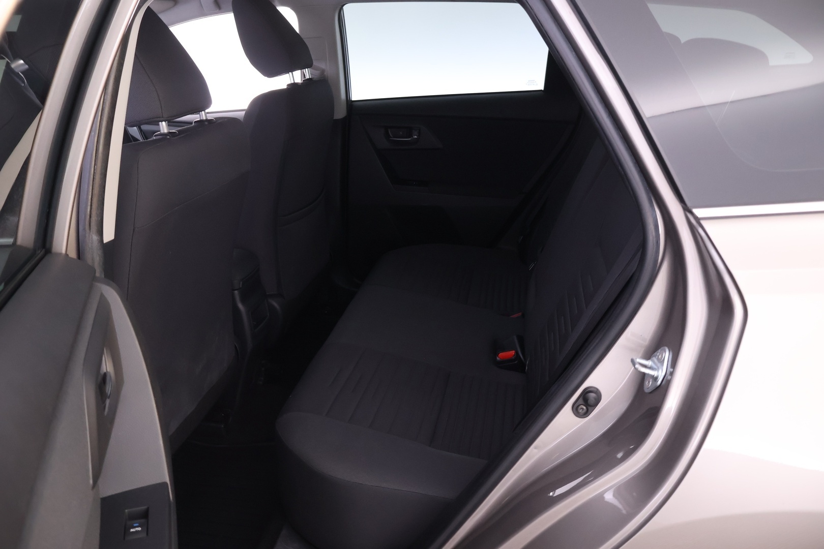 TOYOTA Auris 2016