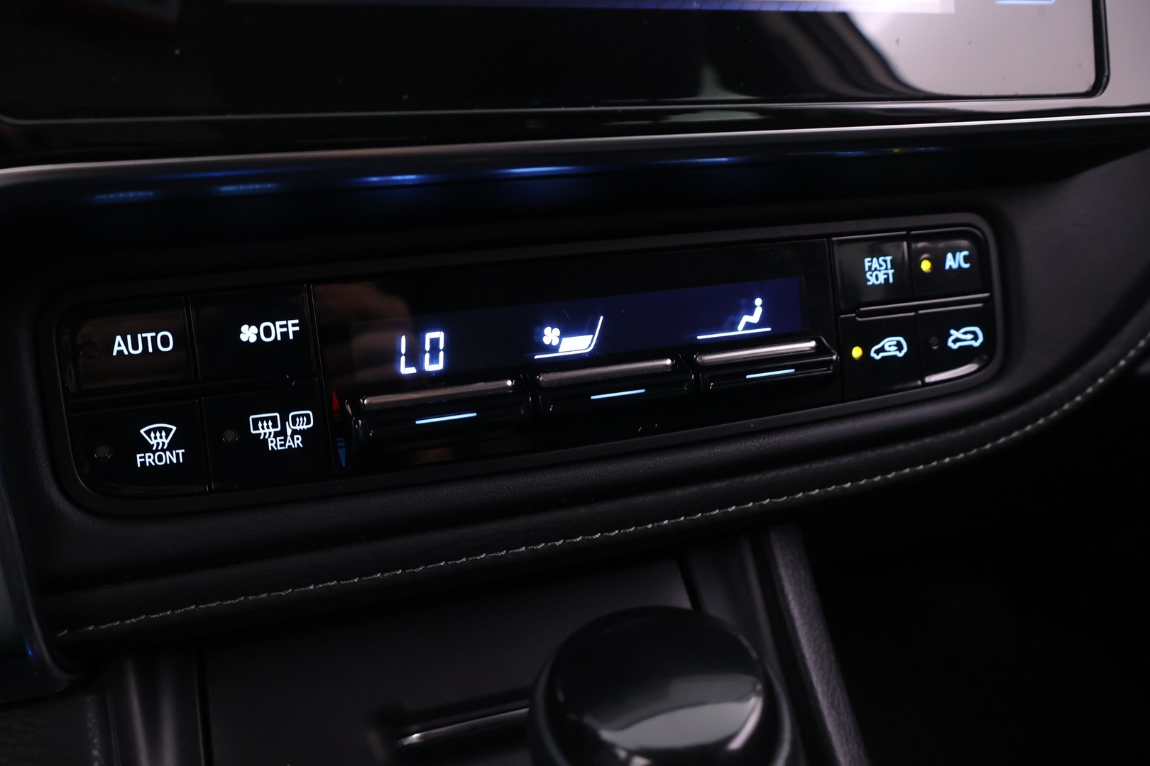 TOYOTA Auris 2016